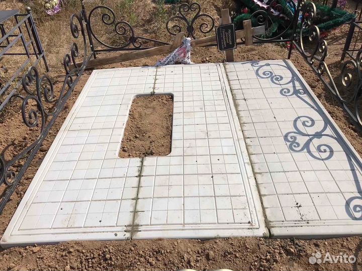 Благоустройство плитами могил на кладбище