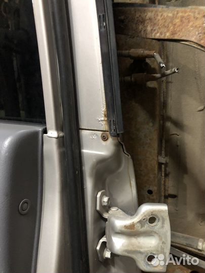 Дверь задняя левая Hyundai Trajet