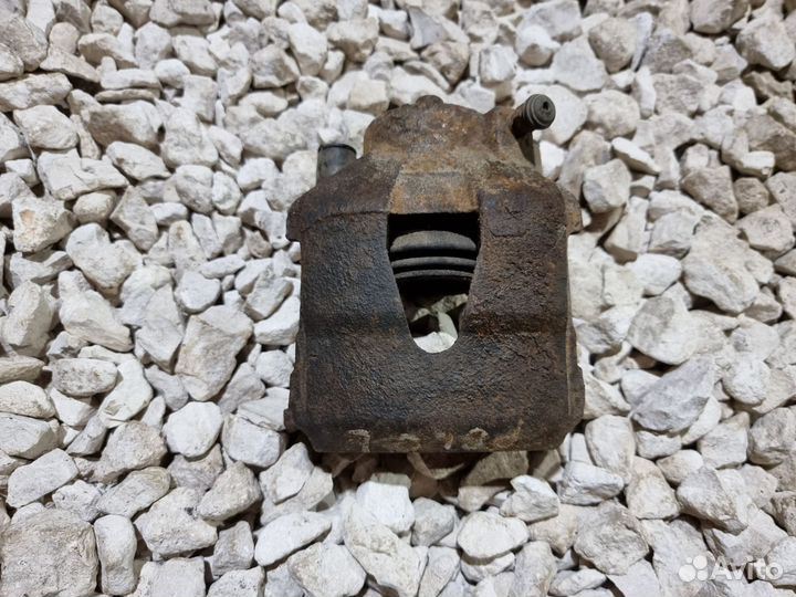 Суппорт передний Поло