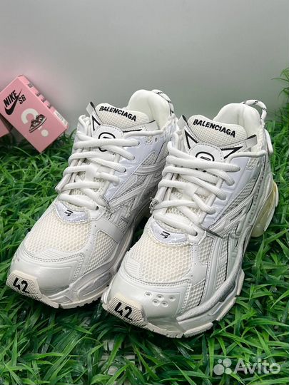 Balenciaga Runner Sneaker Worn-Out White