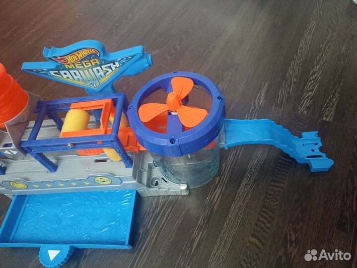 Hot wheels Мега автомойка