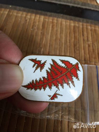 Винтажная брошь