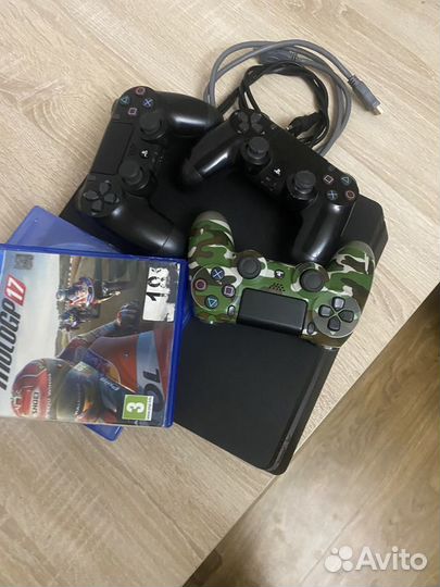 Игровая приставка ps4