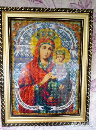 Иконы вышиты чешским бисером