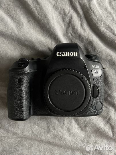 Зеркальный фотоаппарат Canon EOS 6D Mark II