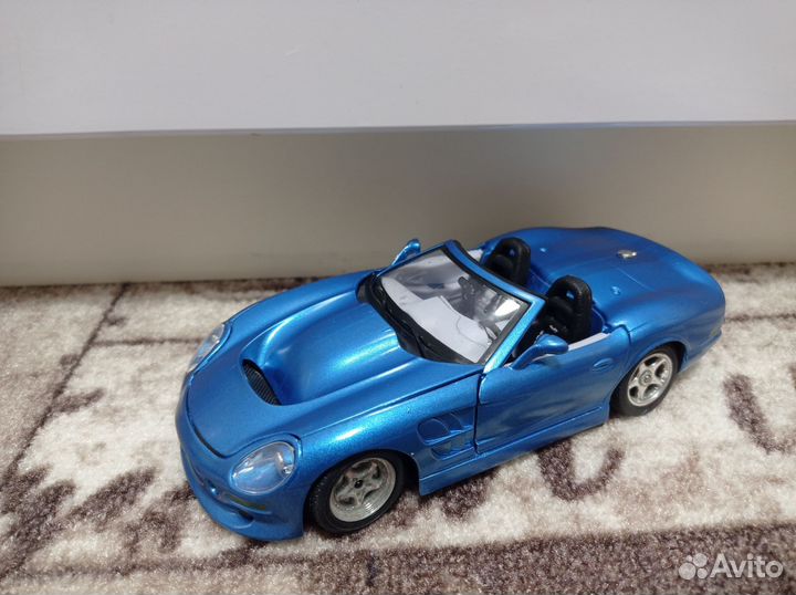 Модель 1:24 Shelby Series One 1999