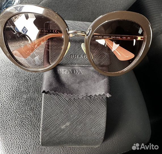 Солнцезащитные очки женские prada