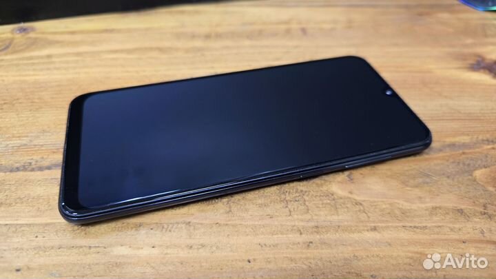 Samsung Galaxy A50, 4/64 ГБ