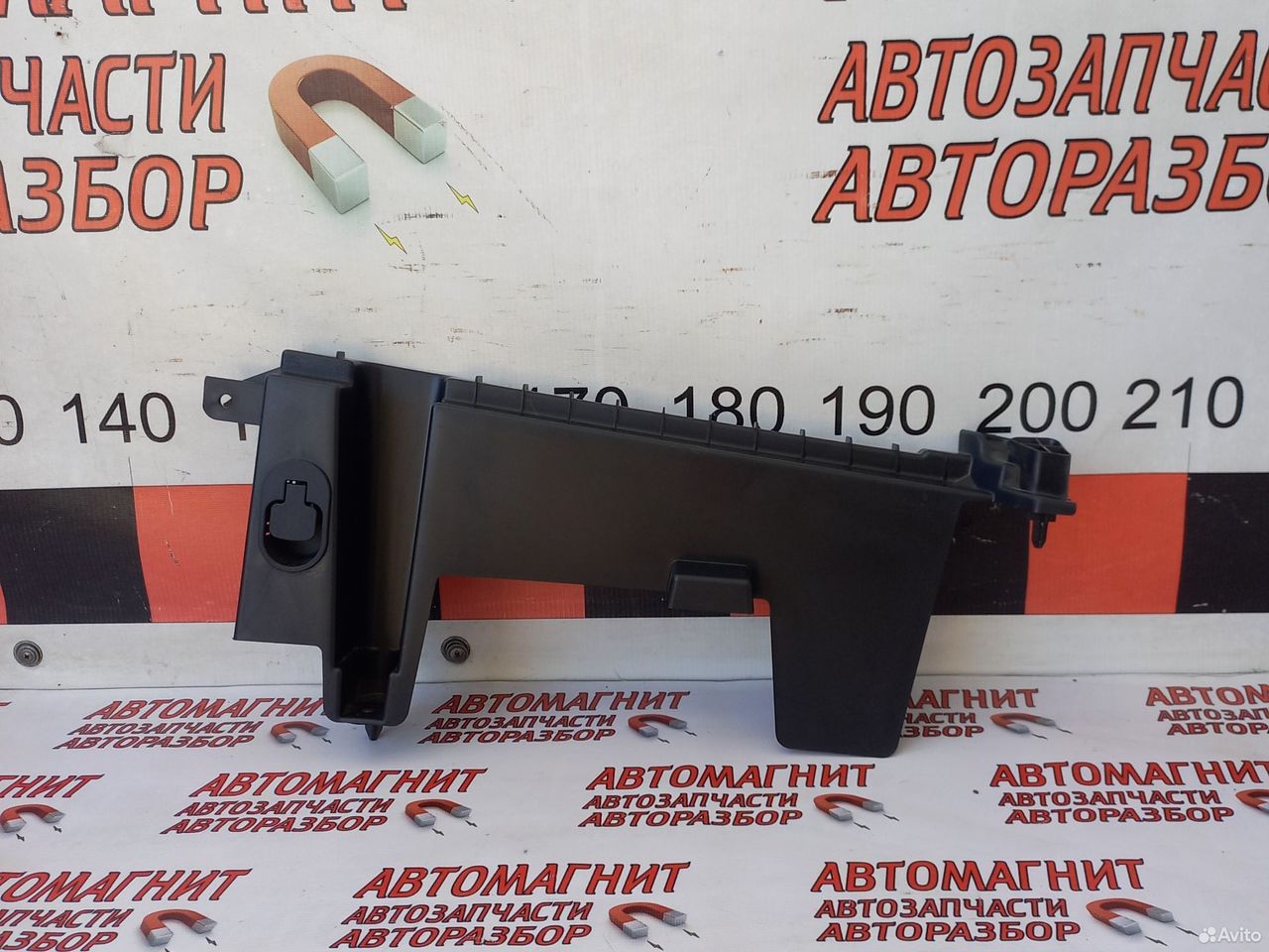 Накладка багажника правая Lixiang L9 Лисян Ли9