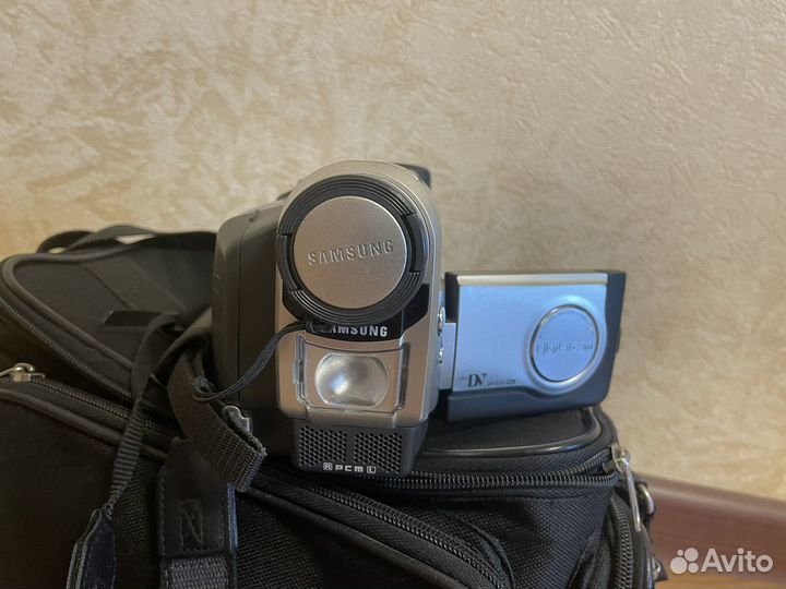 Видеокамера Samsung VP-D73i