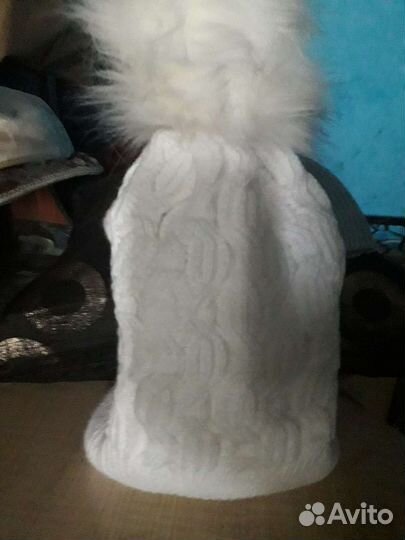 Шапки вязаные женские безразмерные белого и голубо