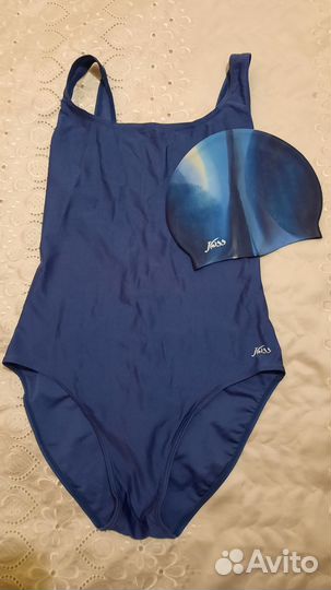 Купальник слитный и шапочка для бассейна