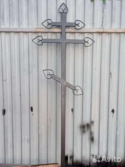 Крест могильный