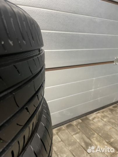 Kumho Ecowing ES01 KH27 215/65 R16 98V