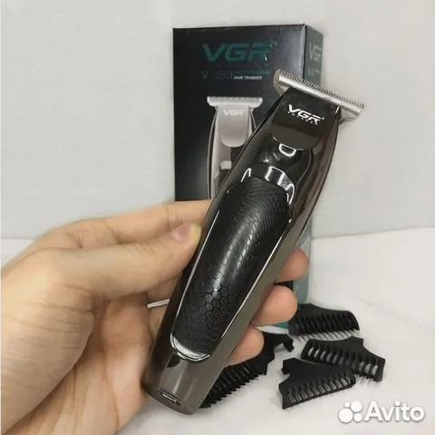 Машинка для стрижки с насадками V030