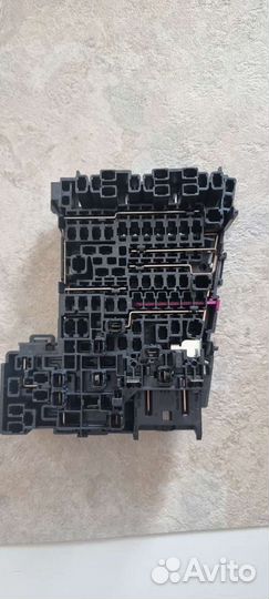 Колодка блока предохранителей VW