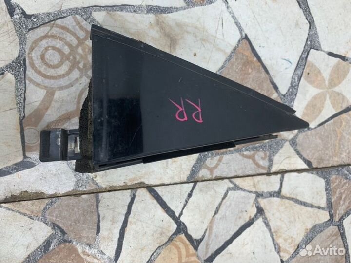 Пластиковый уголок двери Nissan Teana J32