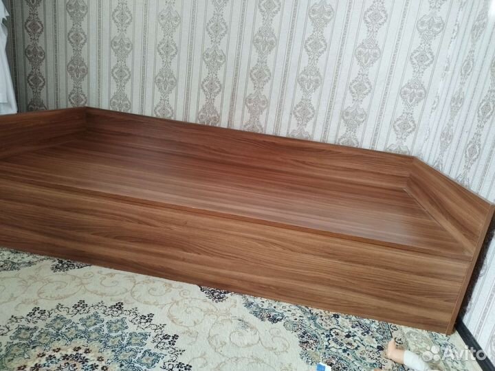 Кровать