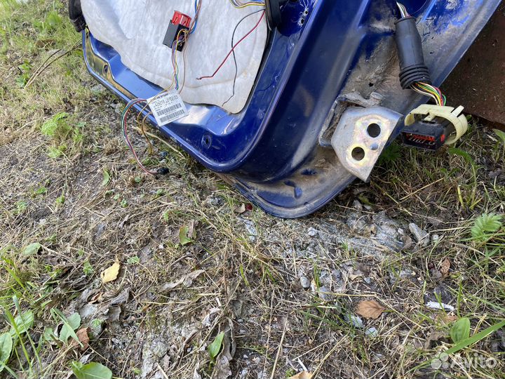 Дверь передняя левая Пежо 307