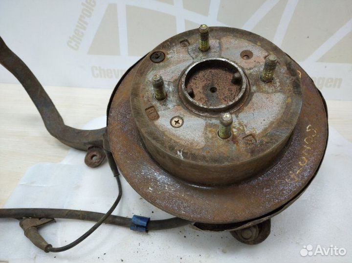 Кулак в сборе задний левый Hyundai Sonata 5 NF