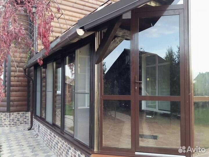 Алюминиевая дверь с остеклением