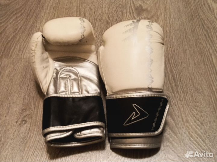 Боксерские перчатки 12 oz бу
