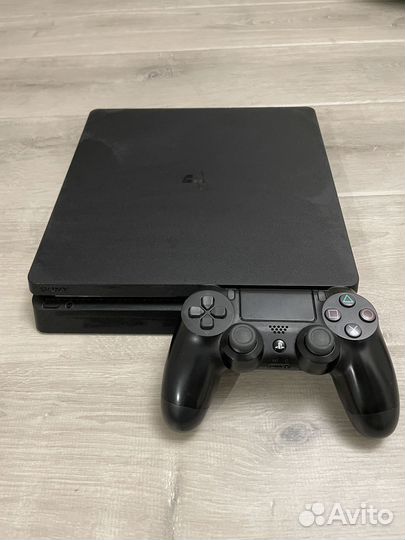Продам игровую консоль Sony 4 slim 1tb