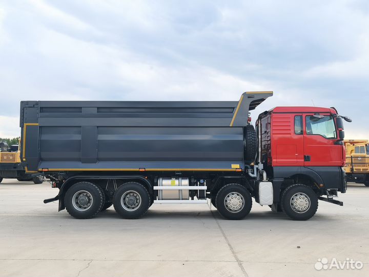 SITRAK C7H 8x4, 2023