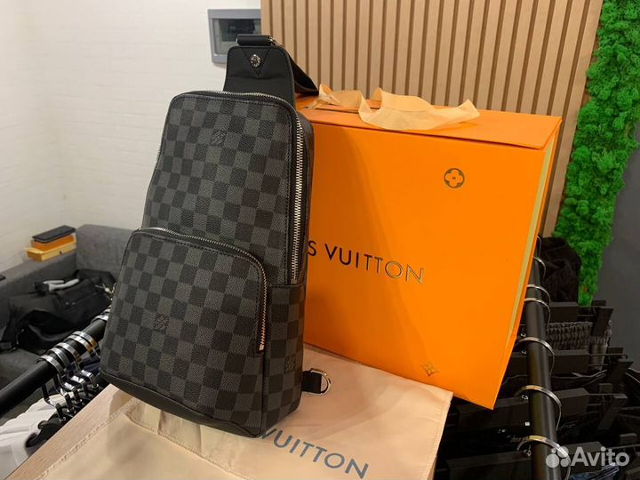 Сумка Louis Vuitton через плечо