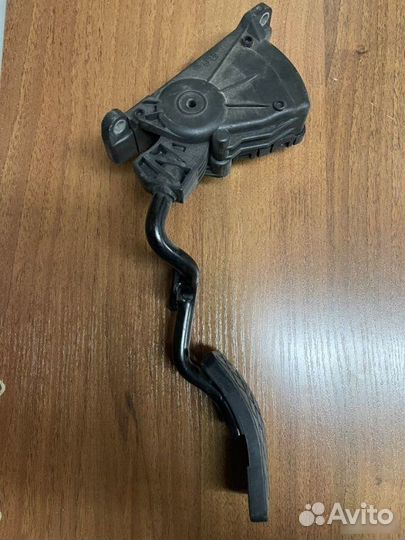 Audi A6 C6 Педаль газа