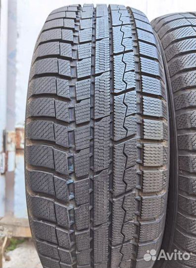 Toyo Winter Tranpath TX 215/60 R17 96Q