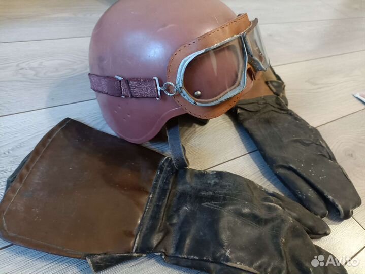 Каска мотоциклетная с перчатками