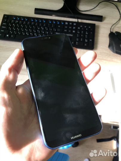 Телефон Huawei p20 lite