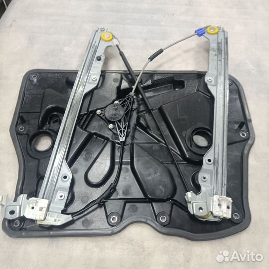 Передний стеклоподъемник Nissan X-trail t31