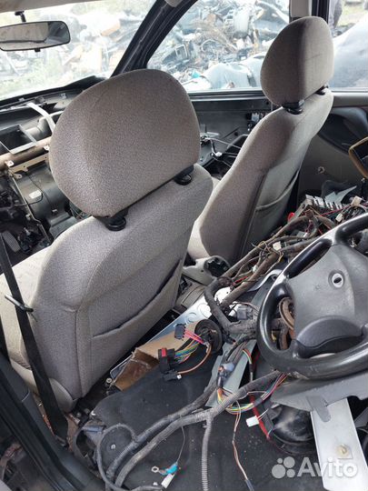 Передние сиденья Лада Калина 1