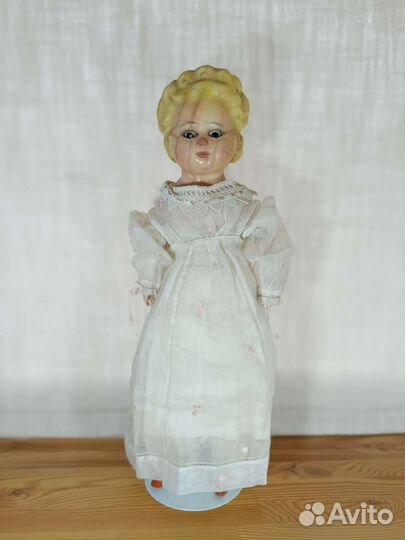 Антикварная восковая кукла