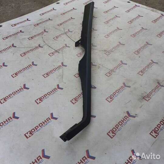 Панель центральной консоли правая (длинная) KIA M