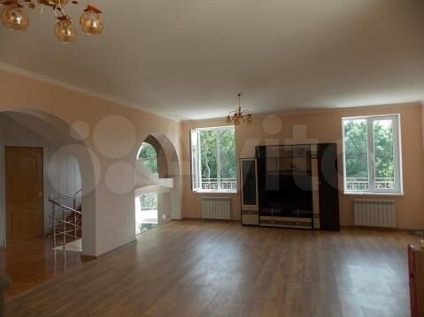 Коттедж 800 м² на участке 19 сот.