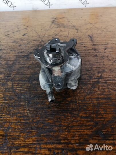 Насос вакуумный Mercedes C-Class W204 OM642 3.0