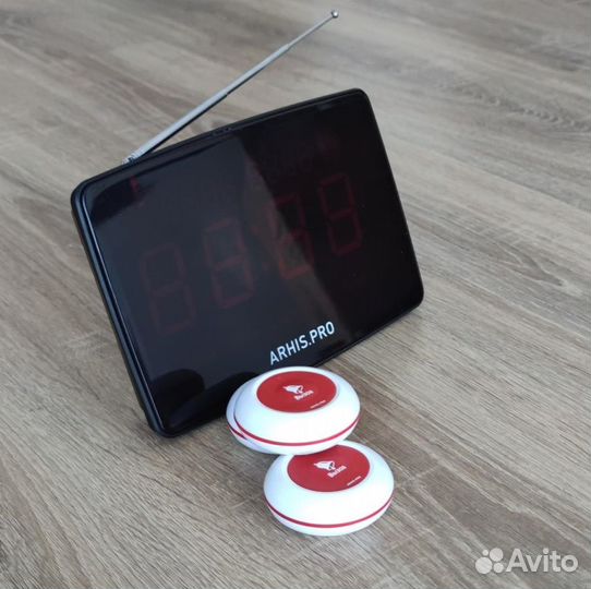 Кнпока вызова официанта и табло отображения вызова