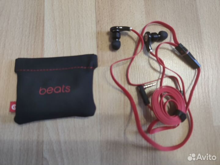 Вакуумные наушники новые