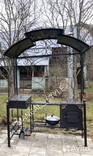 Мангал с крышей