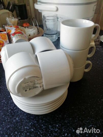 Чайные чашки с блюдцами