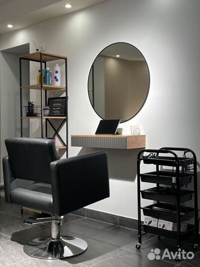Парикмахерское кресло