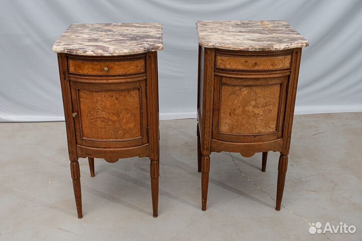 Тумбочки старинные с камнем 2шт