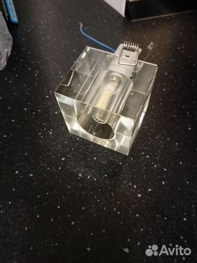 Продаю светильники потолочные