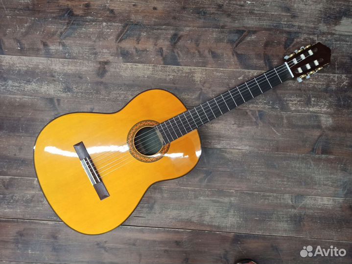 Классическая гитара yamaha c70