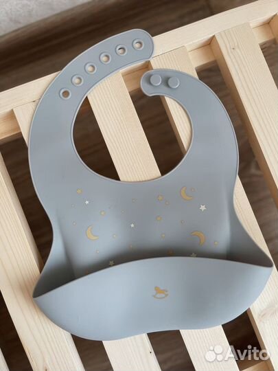 Слюнявчик нагрудник для кормления