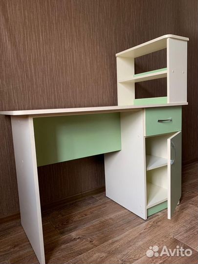 Тумба, стол, шкаф