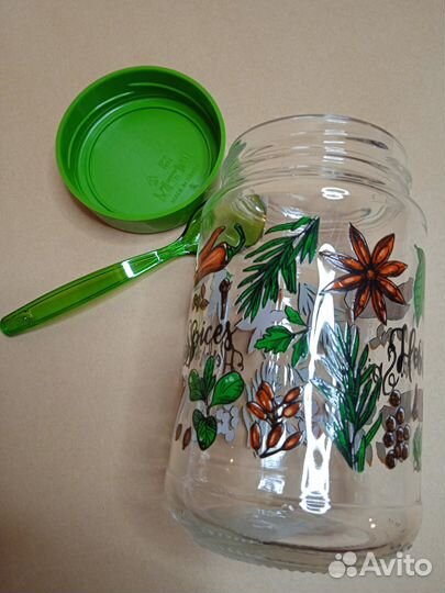 Новая банка с ложкой